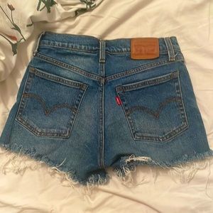 Levis Cuttoff Denim Shorts
